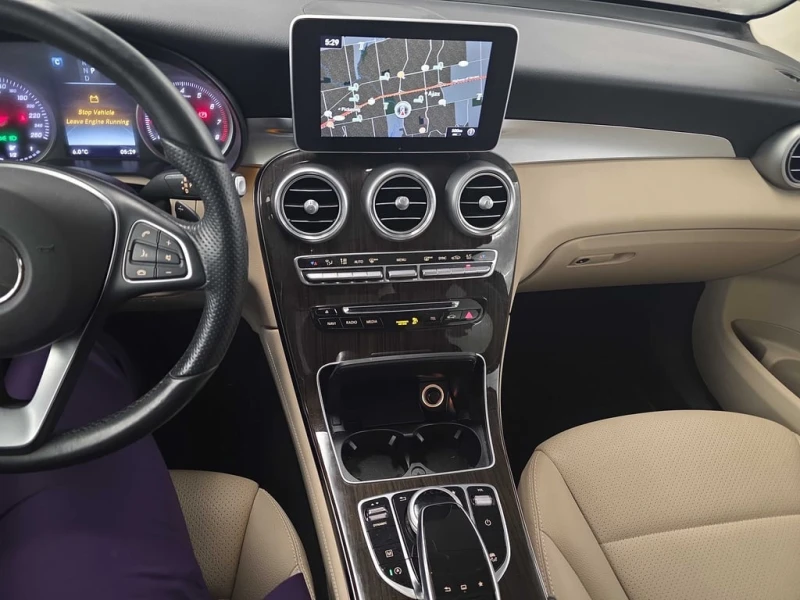 Mercedes-Benz GLC 300 * CARFAX * ФИНАНСИРАНЕ, снимка 8 - Автомобили и джипове - 53303167