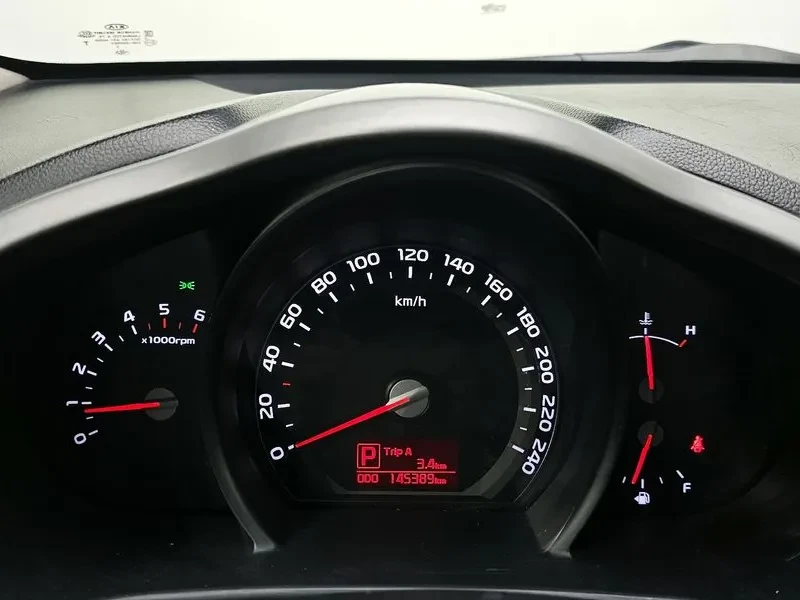 Kia Sportage 2.0 CRDi 4WD, снимка 8 - Автомобили и джипове - 54274996