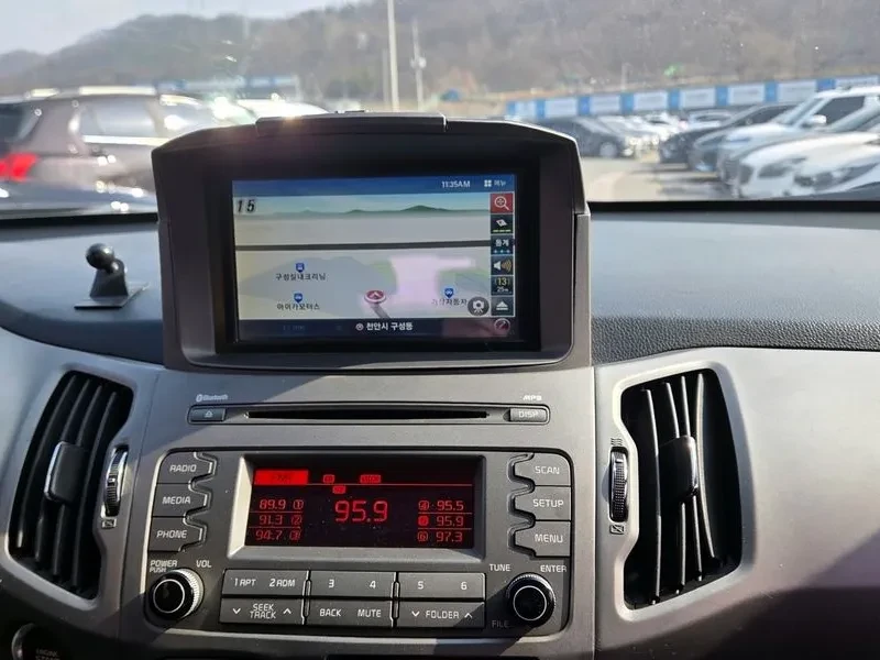 Kia Sportage 2.0 CRDi 4WD, снимка 16 - Автомобили и джипове - 54274996