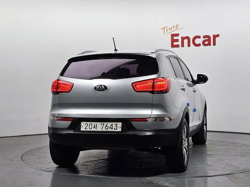 Kia Sportage 2.0 CRDi 4WD, снимка 4 - Автомобили и джипове - 54274996