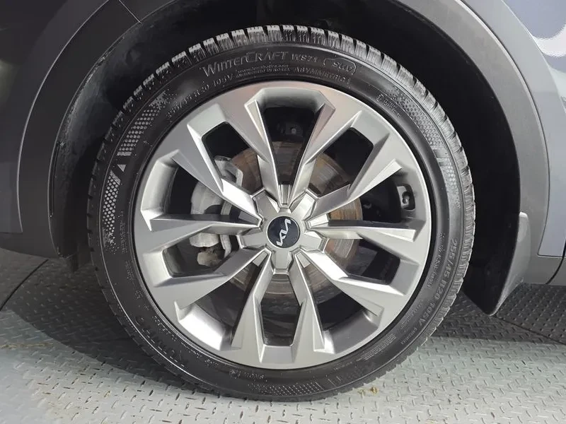 Kia Sorento 2.2 CRDI 4WD - САМО 30% АВАНС, снимка 5 - Автомобили и джипове - 56018245
