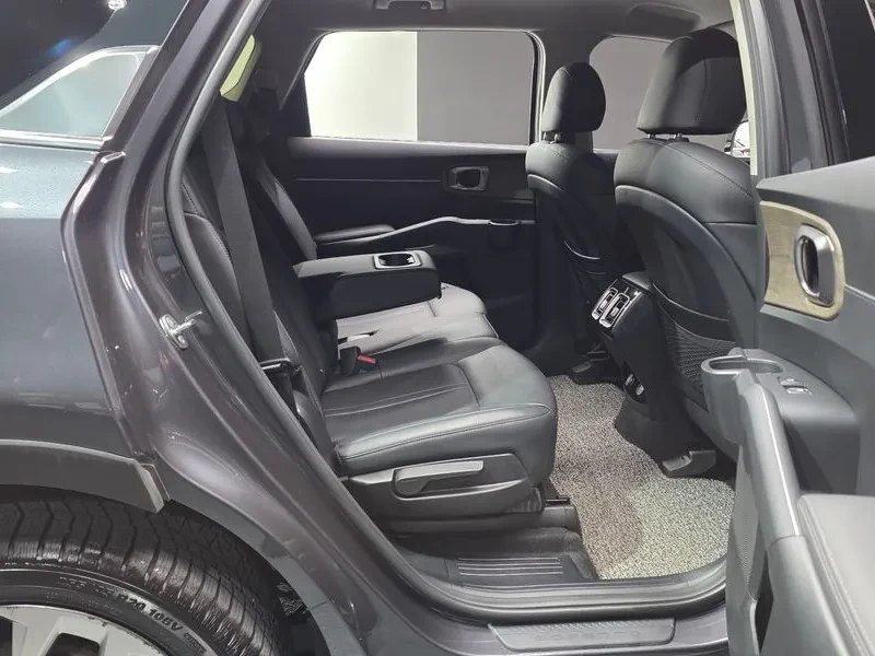 Kia Sorento 2.2 CRDI 4WD - САМО 30% АВАНС, снимка 11 - Автомобили и джипове - 56018245