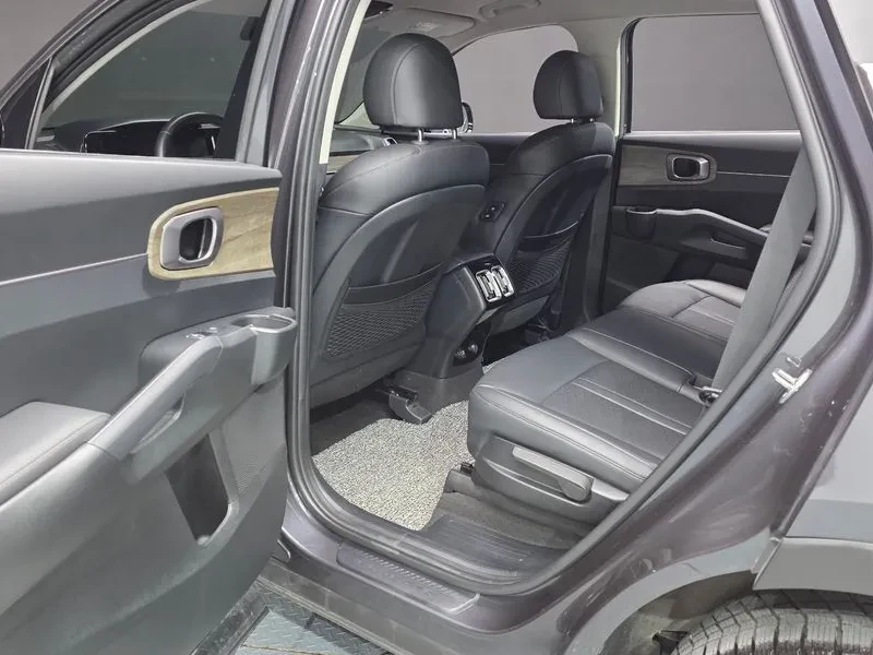 Kia Sorento 2.2 CRDI 4WD - САМО 30% АВАНС, снимка 12 - Автомобили и джипове - 56018245