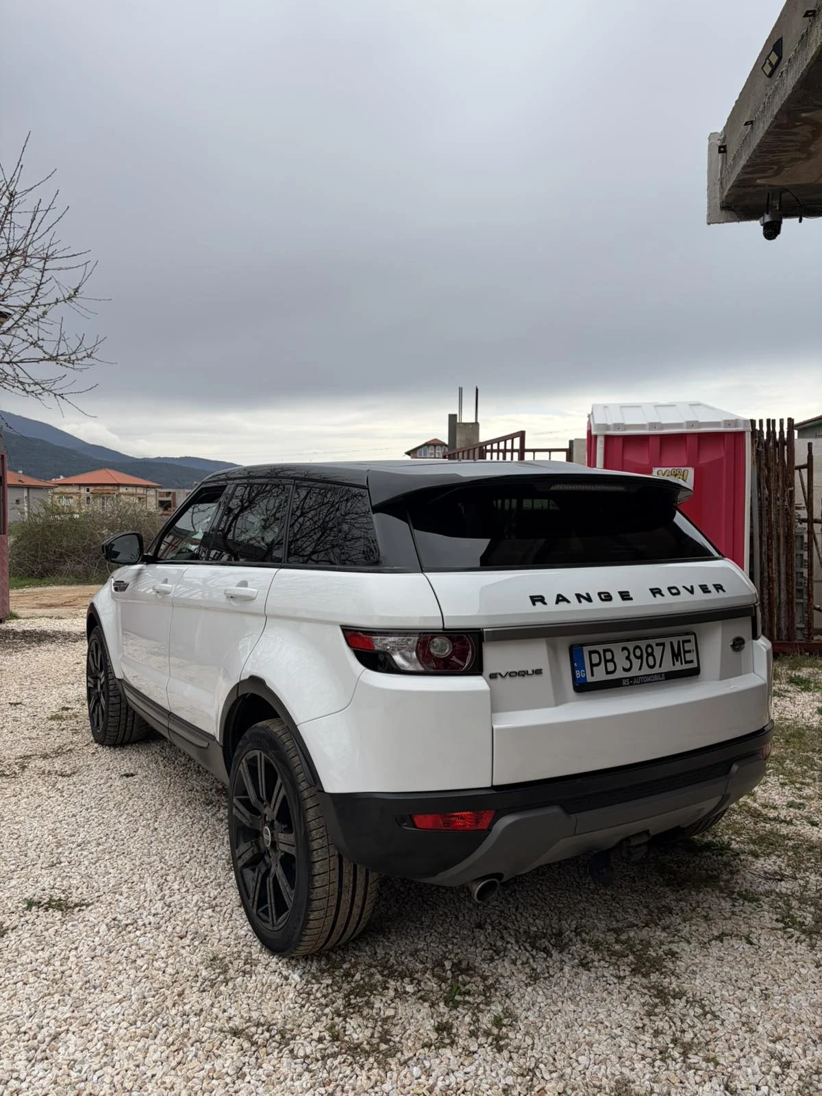 Land Rover Range Rover Evoque 2.2/150к/ EVOQUE/ ПАНОРАМА/ПЕРФЕКТНО СЪСТОЯНИЕ!, снимка 4 - Автомобили и джипове - 54092886