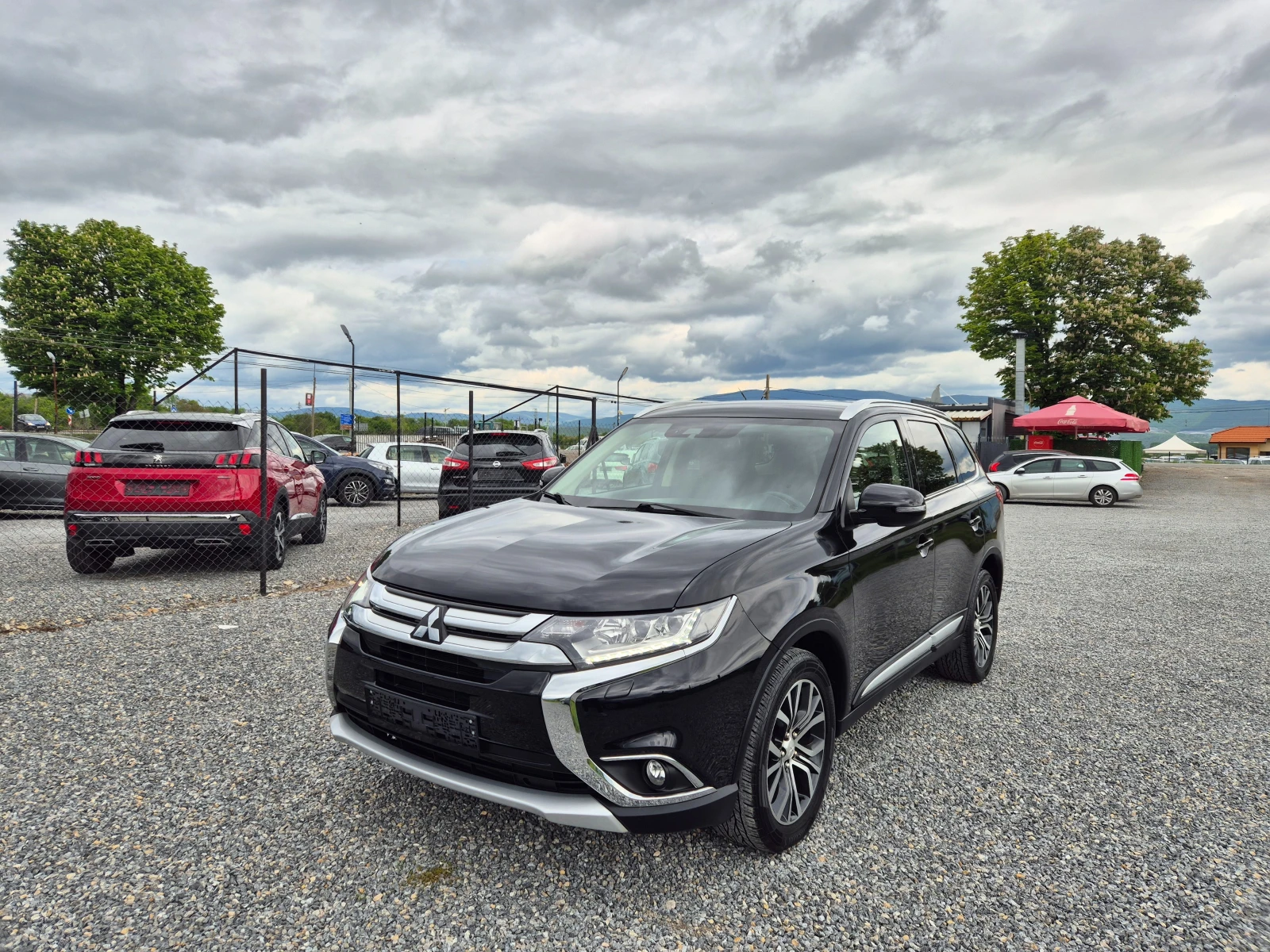 Mitsubishi Outlander 2.2DI-D* AUTOMAT* 4×4* , снимка 2 - Автомобили и джипове - 54588098