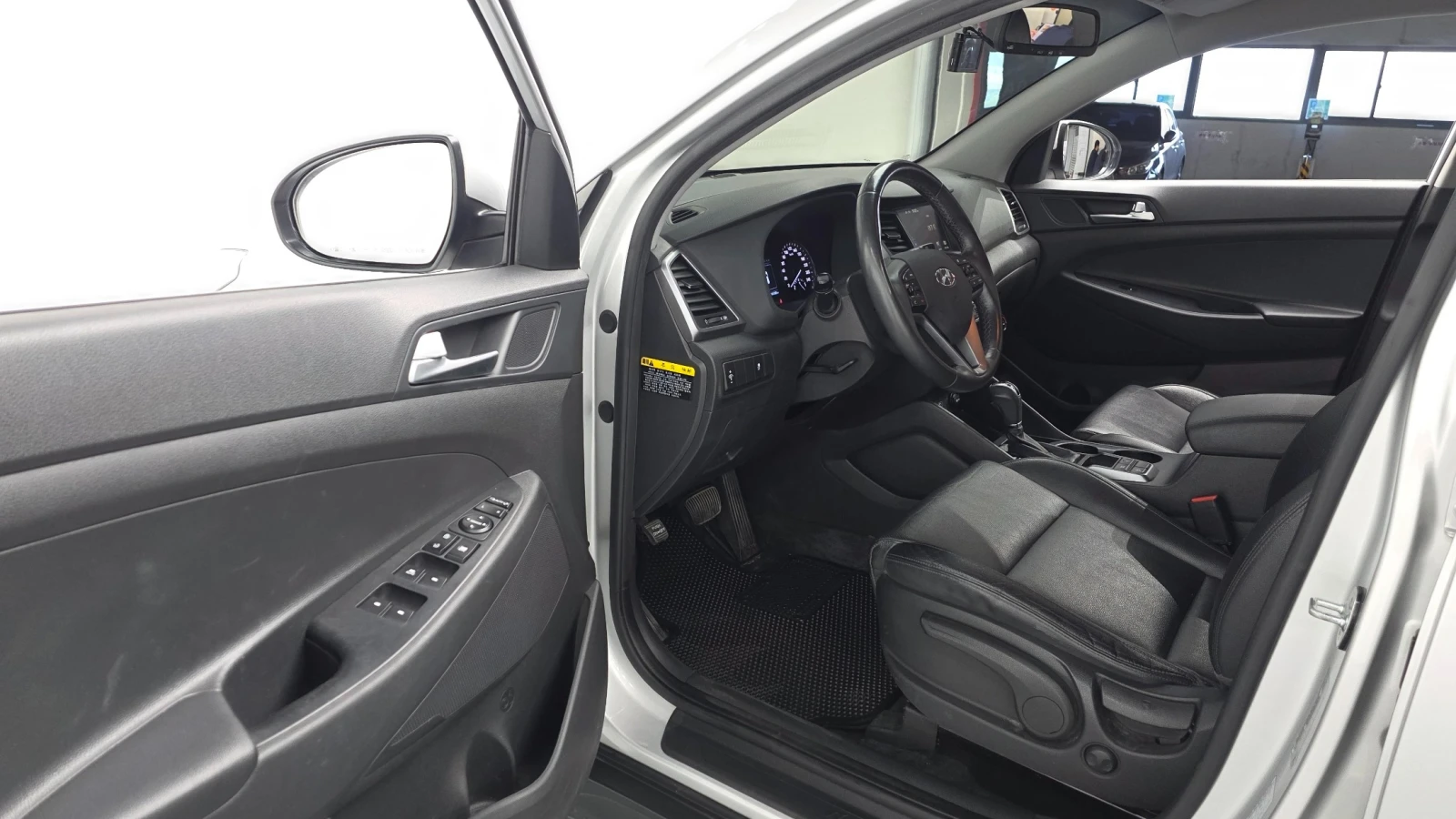 Hyundai Tucson Modern* ПОДГРЕВ* ОБДУХВАНЕ, снимка 8 - Автомобили и джипове - 54895405