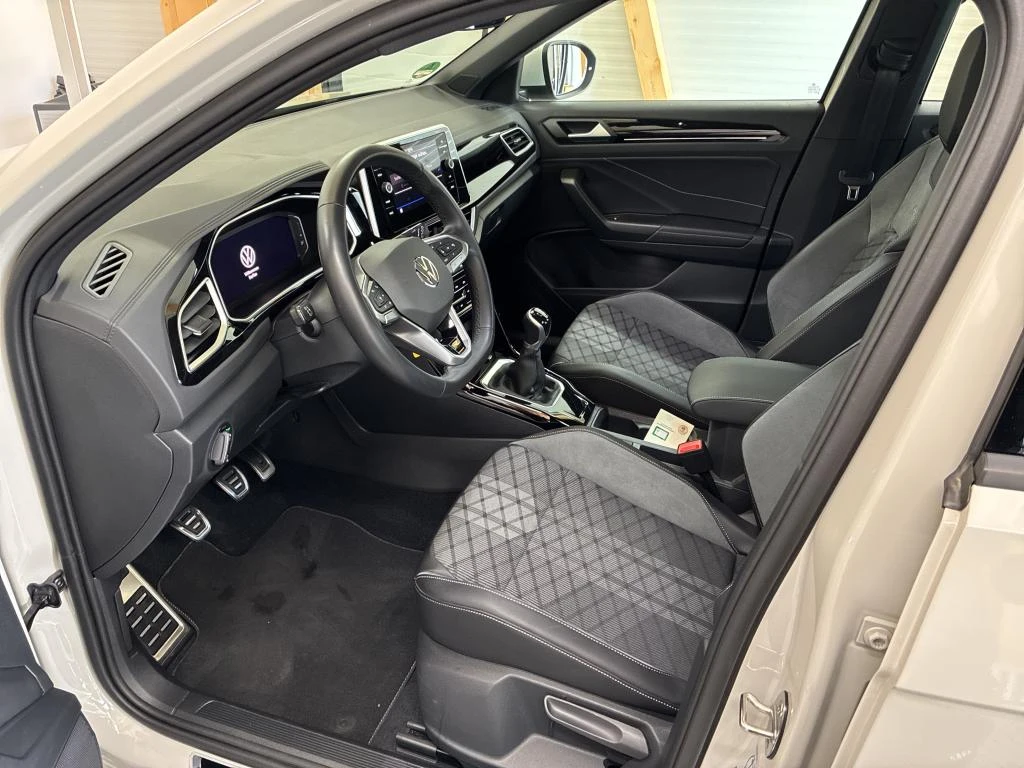VW T-Roc 1.0 TSI R-Line Навигация, снимка 5 - Автомобили и джипове - 56068923