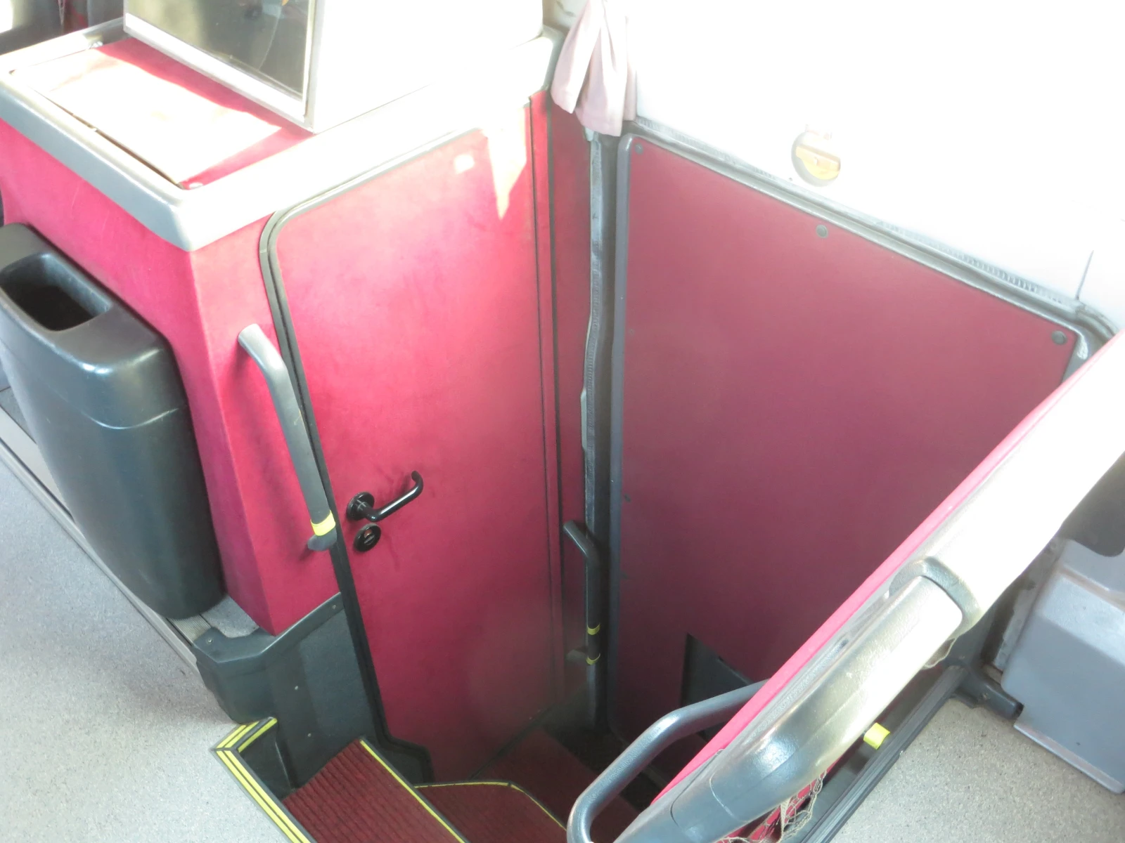 Mercedes-Benz 404 ������� 36+ 1 ����� | Mobile.bg � ����������� 13