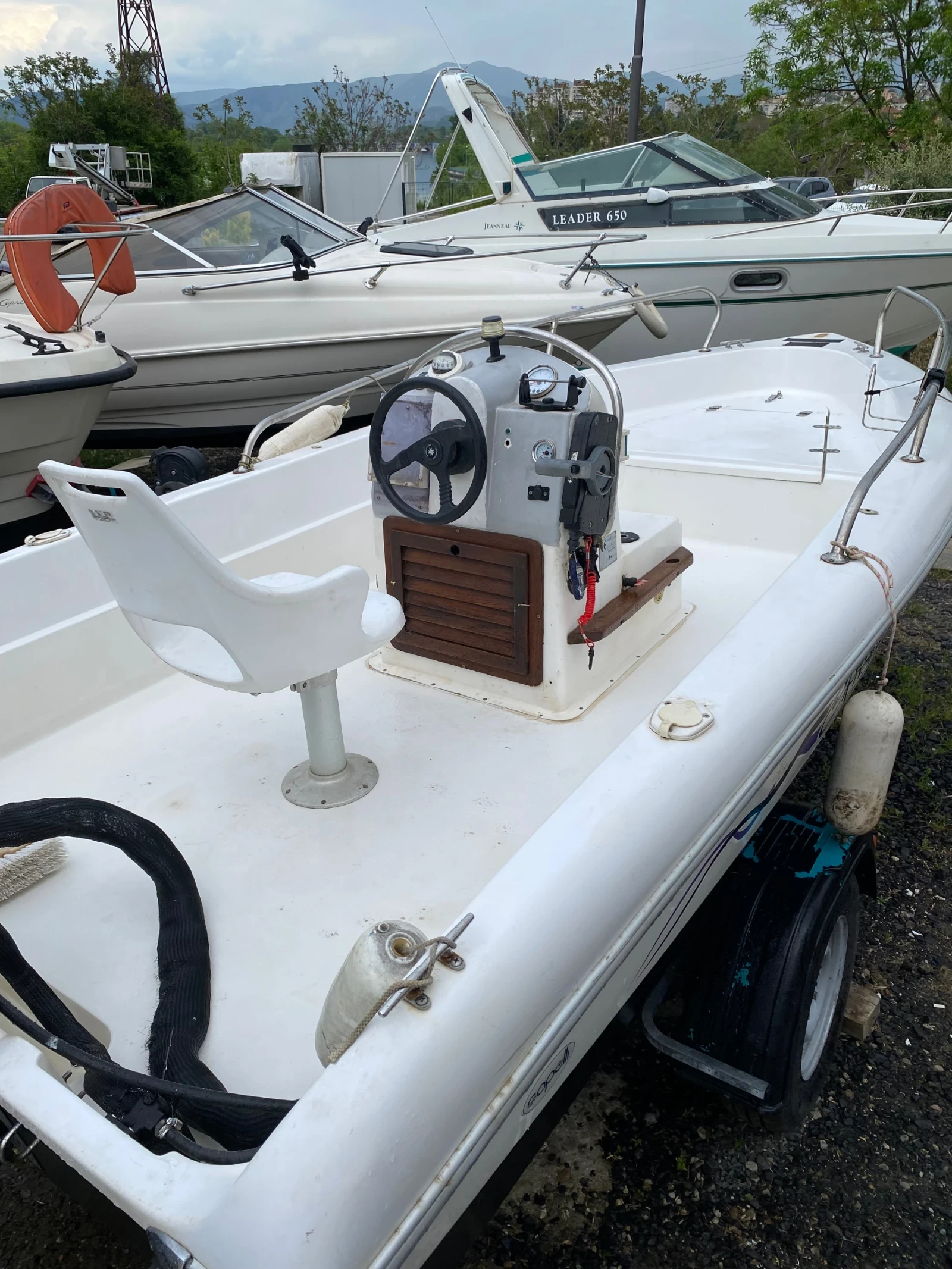Лодка Собствено производство Capelli 450 fish, снимка 10 - Воден транспорт - 55523679