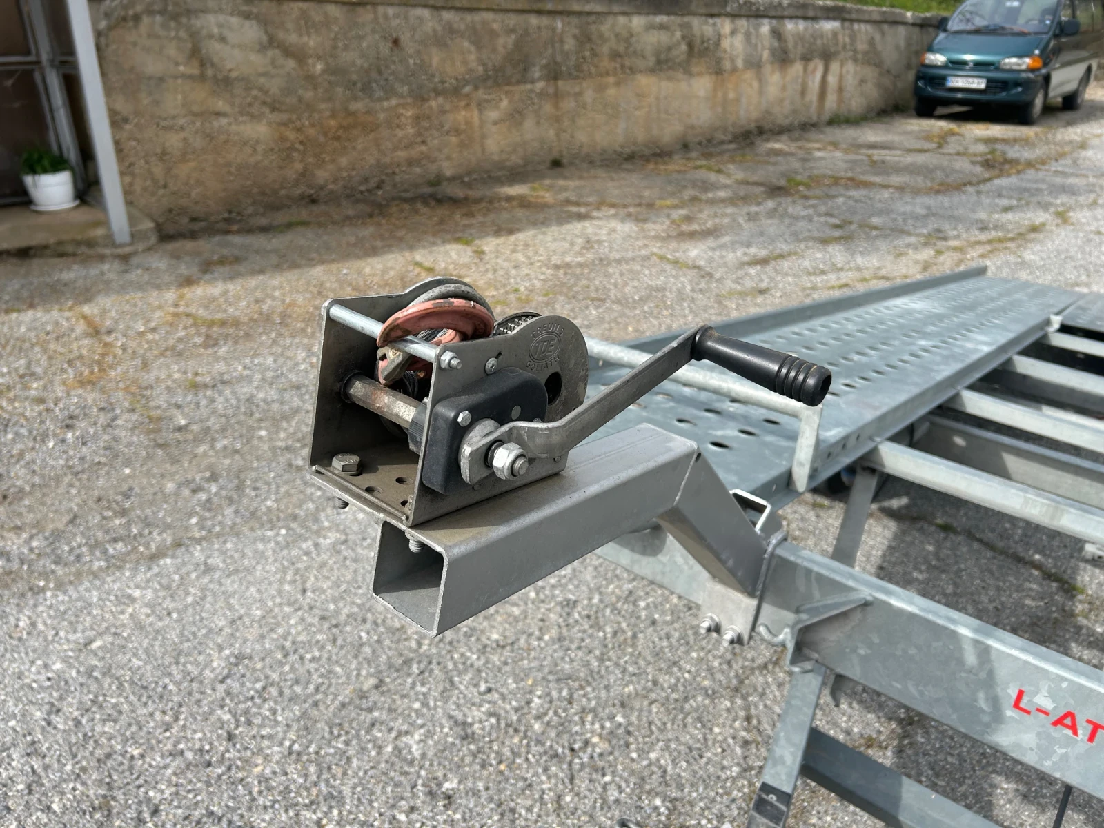 За автомобил Eduard Pongratz, снимка 8 - Ремаркета - 54370094