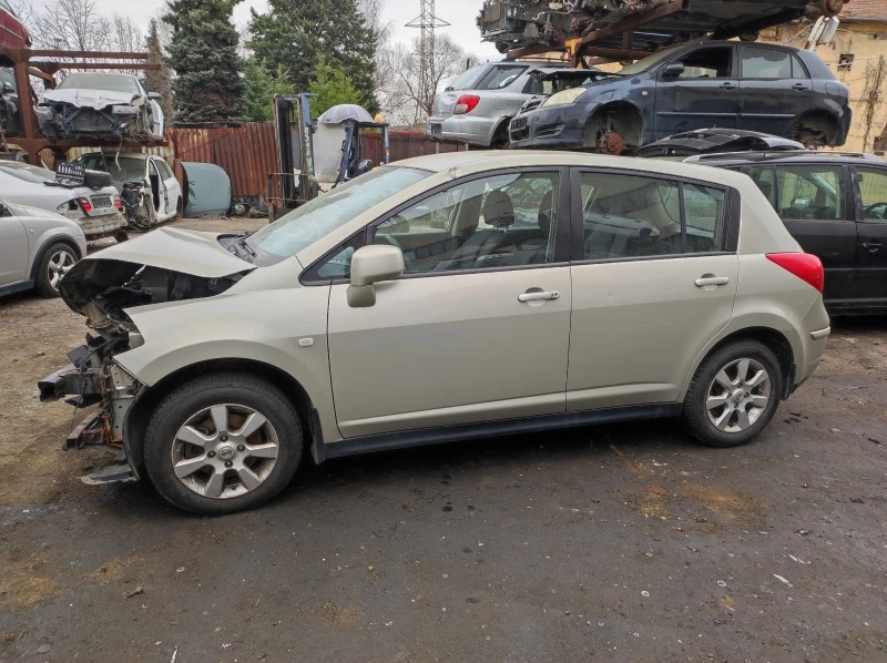 Nissan Tiida Automatik, снимка 7 - Автомобили и джипове - 39851298