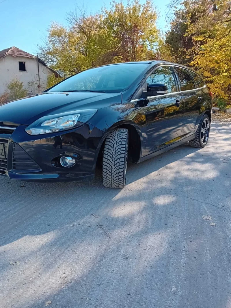 Ford Focus 1000 куб. Бензин, снимка 10 - Автомобили и джипове - 48528394