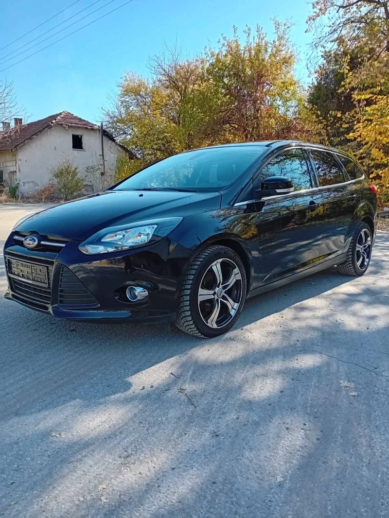 Ford Focus 1000 куб. Бензин, снимка 1 - Автомобили и джипове - 48528394