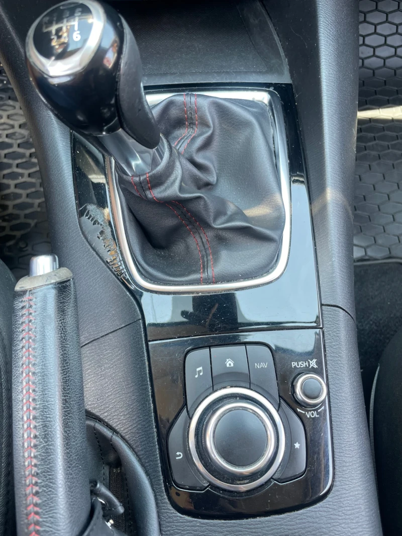 Mazda 3 Skyactive 2.2, снимка 17 - Автомобили и джипове - 50648634