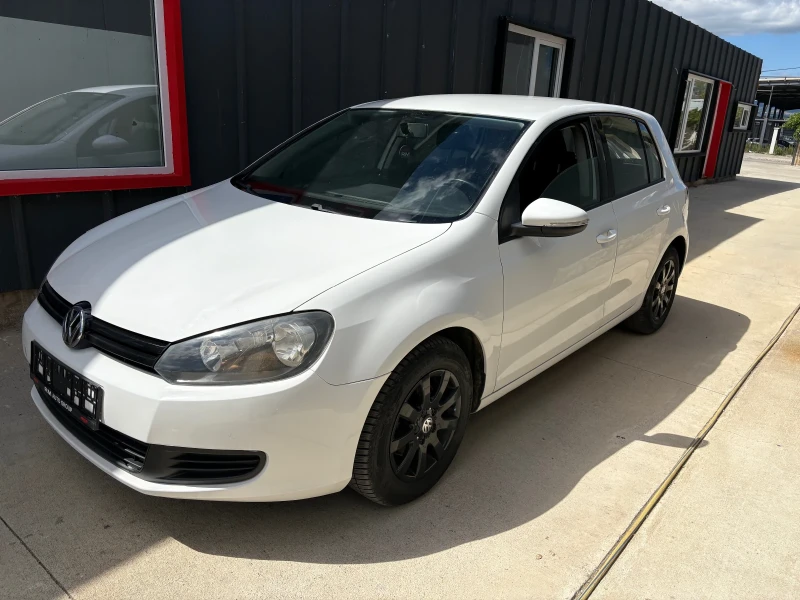 VW Golf 1.6 TDi, снимка 4 - Автомобили и джипове - 52110065