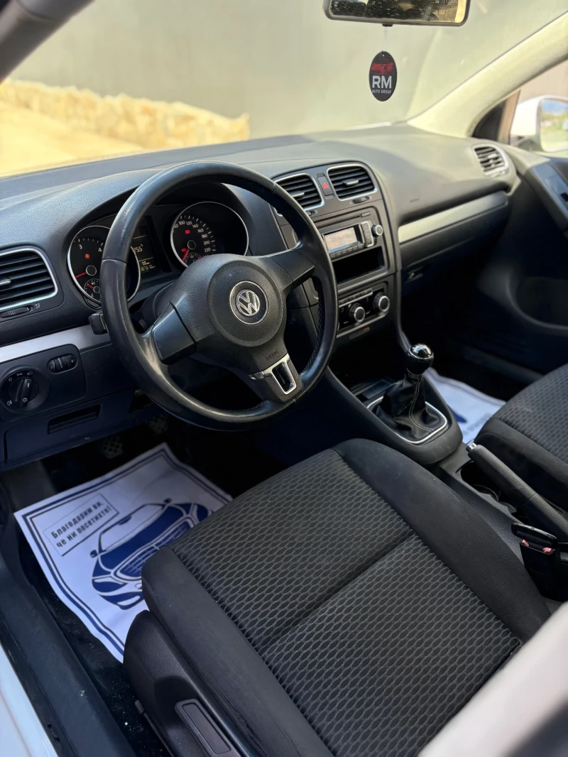 VW Golf 1.6 TDi, снимка 9 - Автомобили и джипове - 52110065