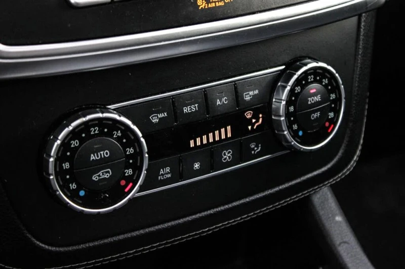 Mercedes-Benz ML 550 4 MATIC * CARFAX* * АвтоКредит* (ЦЕНА ДО БГ), снимка 13 - Автомобили и джипове - 52837024