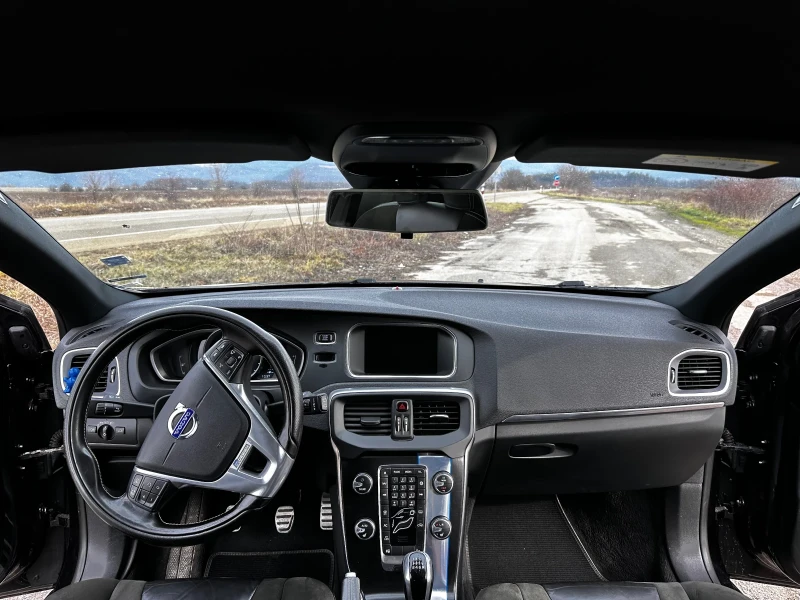 Volvo V40 R-Design напълно обслужен, снимка 12 - Автомобили и джипове - 53221247
