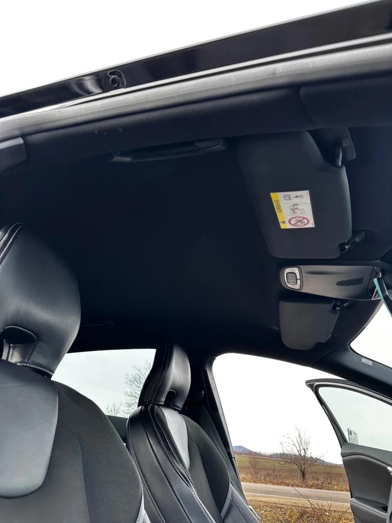 Volvo V40 R-Design напълно обслужен, снимка 10 - Автомобили и джипове - 53221247