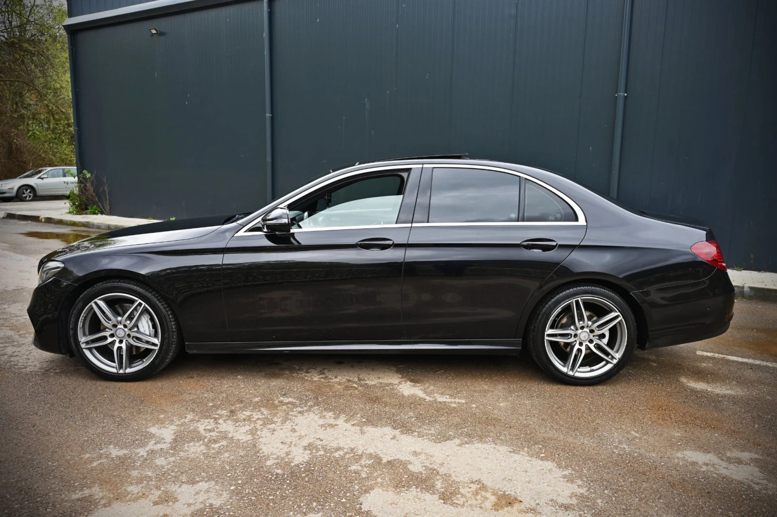 Mercedes-Benz E 220 AMG-line/BURMESTER/DISTRONIK/PANO - изображение 5