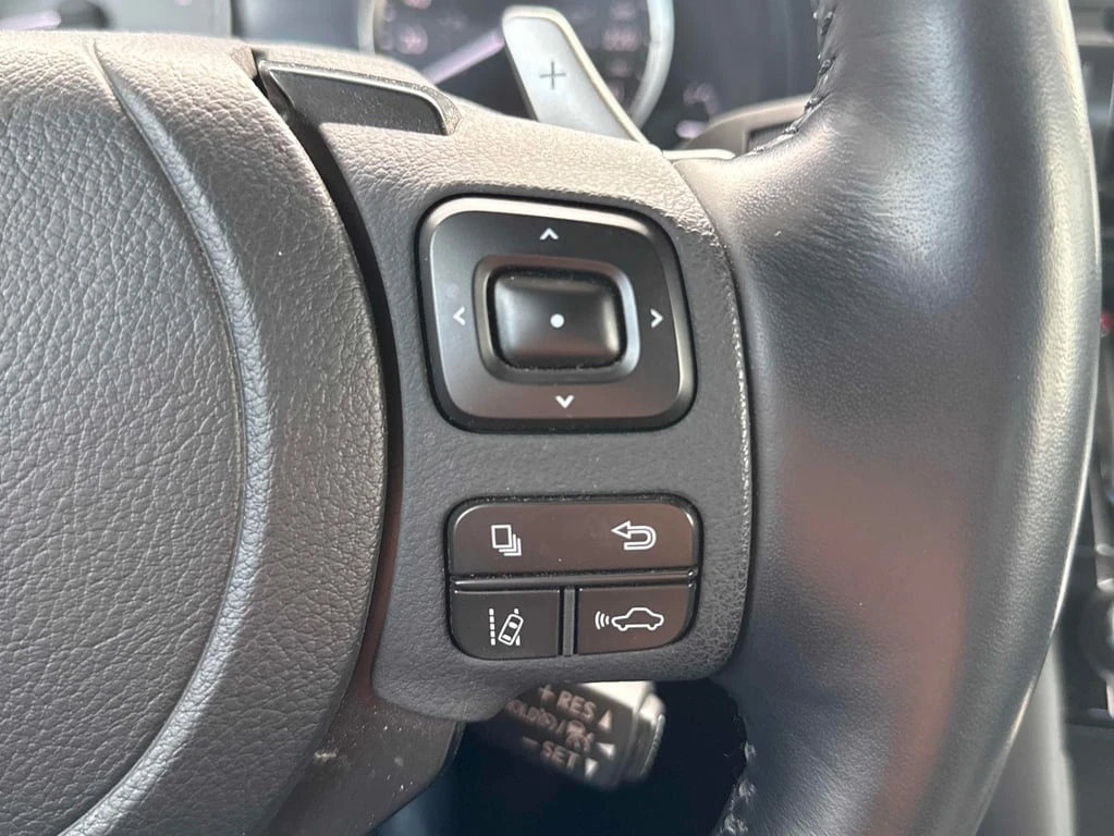 Lexus IS 300 F SPORT Design AWD 2024 * CARFAX * АВТОФИНАНСИРАНЕ - изображение 10