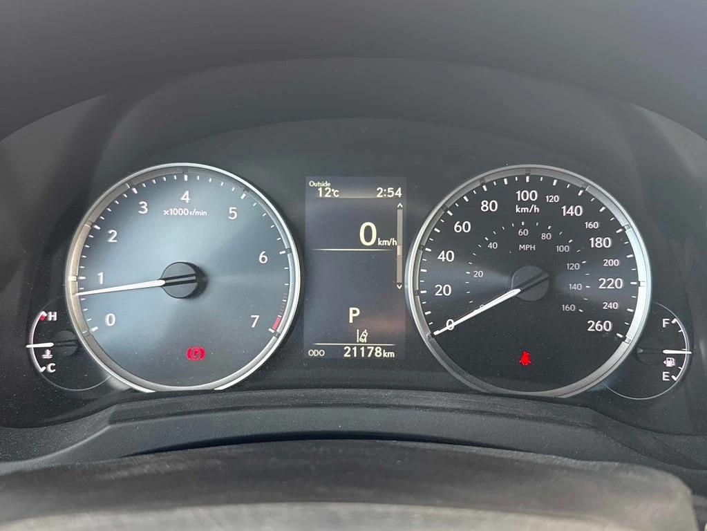 Lexus IS 300 F SPORT Design AWD 2024 * CARFAX * АВТОФИНАНСИРАНЕ - изображение 8