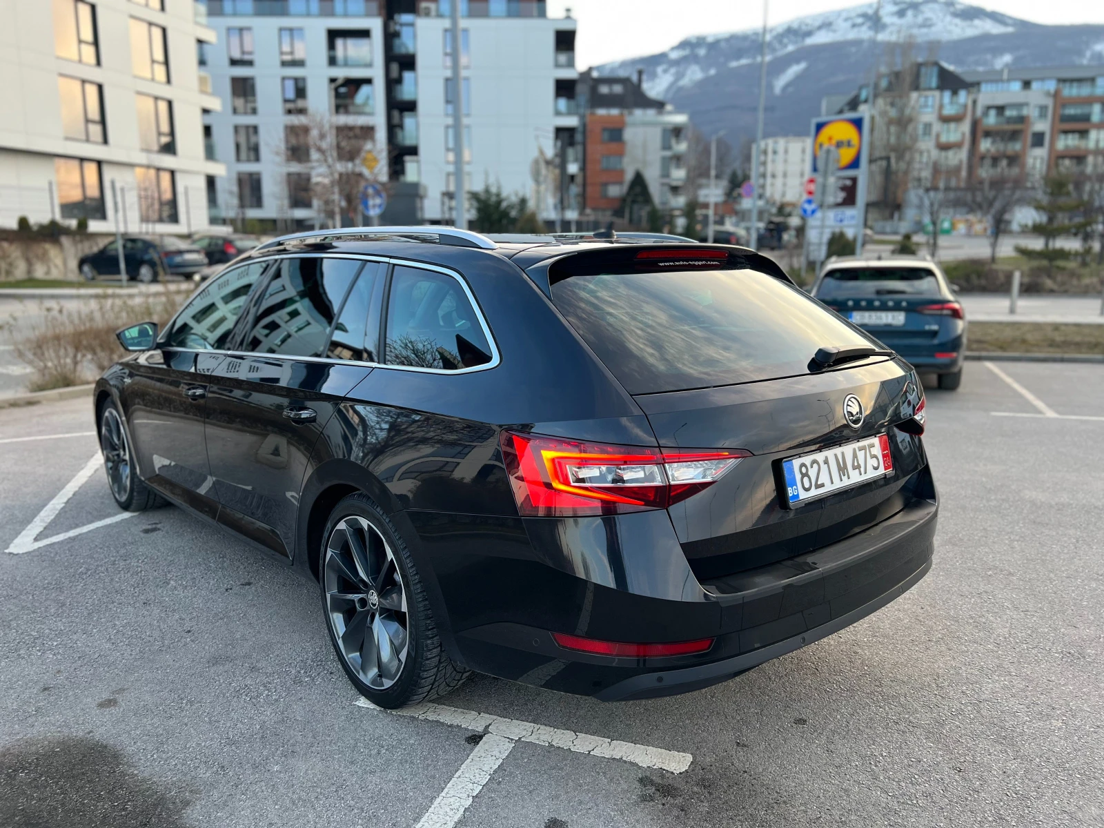 Skoda Superb 190hp L&K/4x4/История/Печка/Обдухване/Canton, снимка 3 - Автомобили и джипове - 53728472