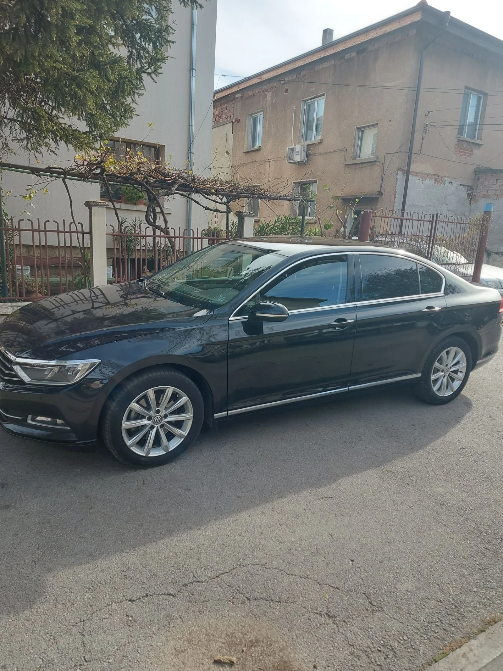 VW Passat Седан, снимка 12 - Автомобили и джипове - 54145068