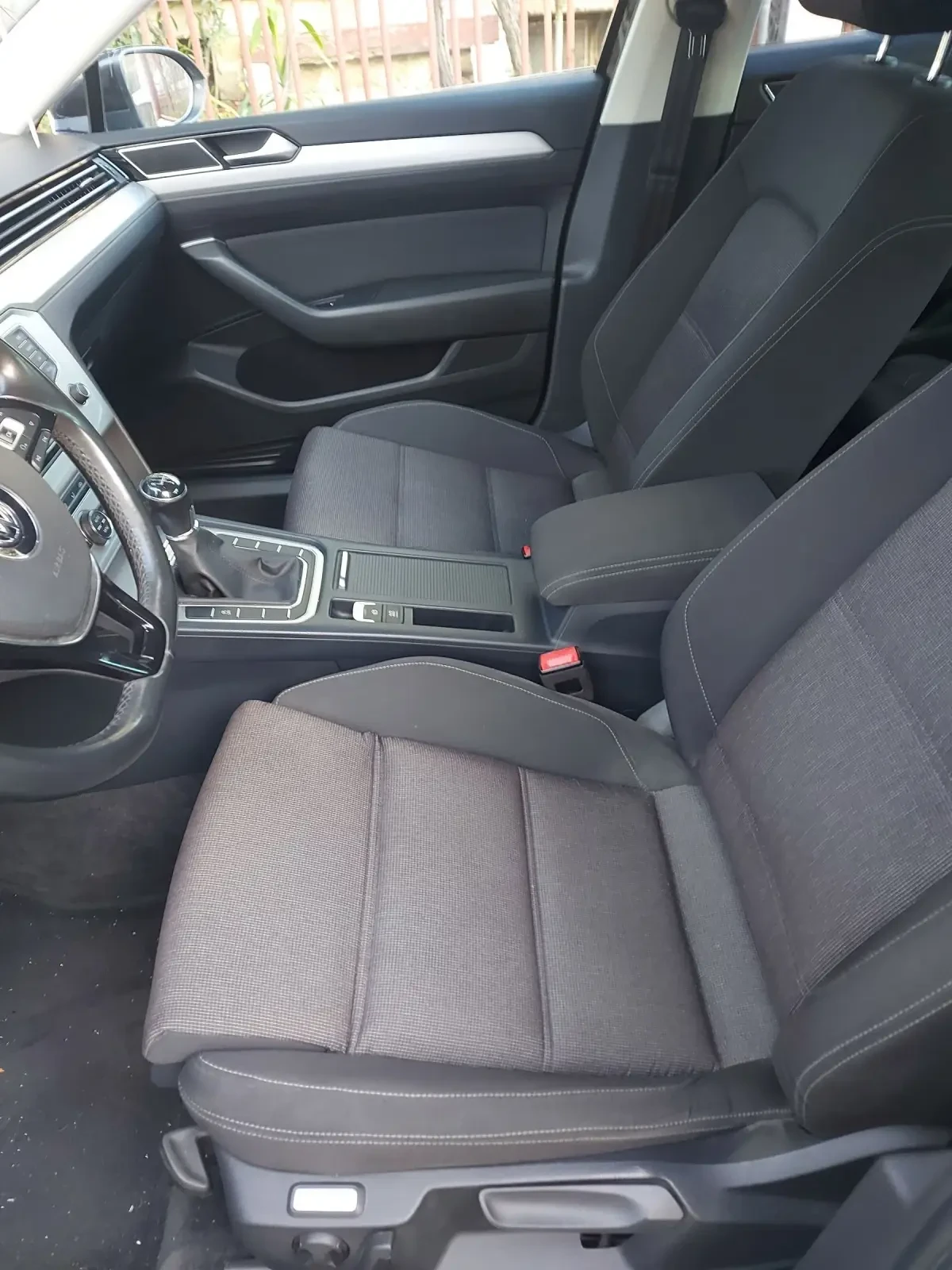 VW Passat Седан, снимка 9 - Автомобили и джипове - 54145068