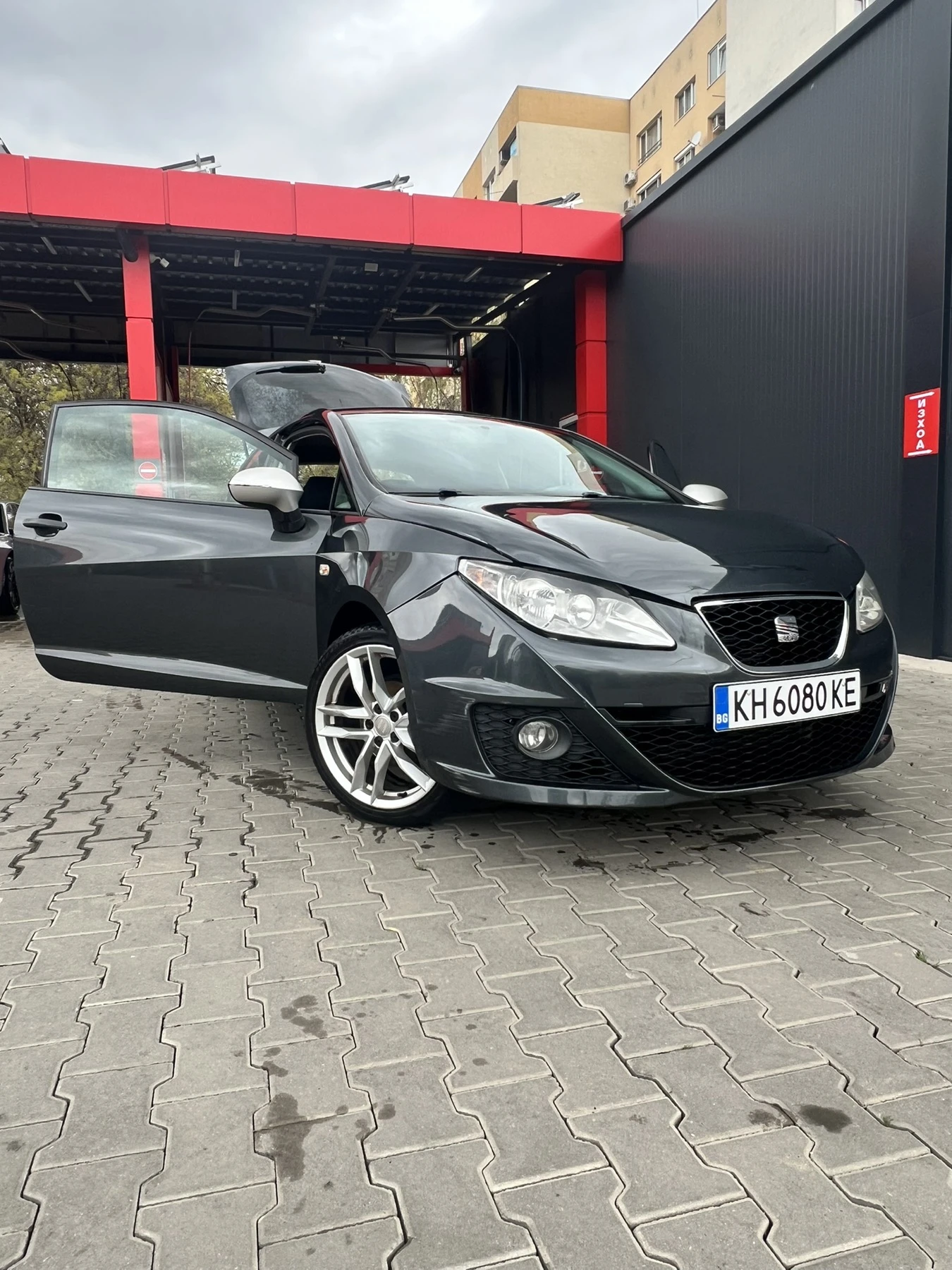 Seat Ibiza, снимка 2 - Автомобили и джипове - 54243475