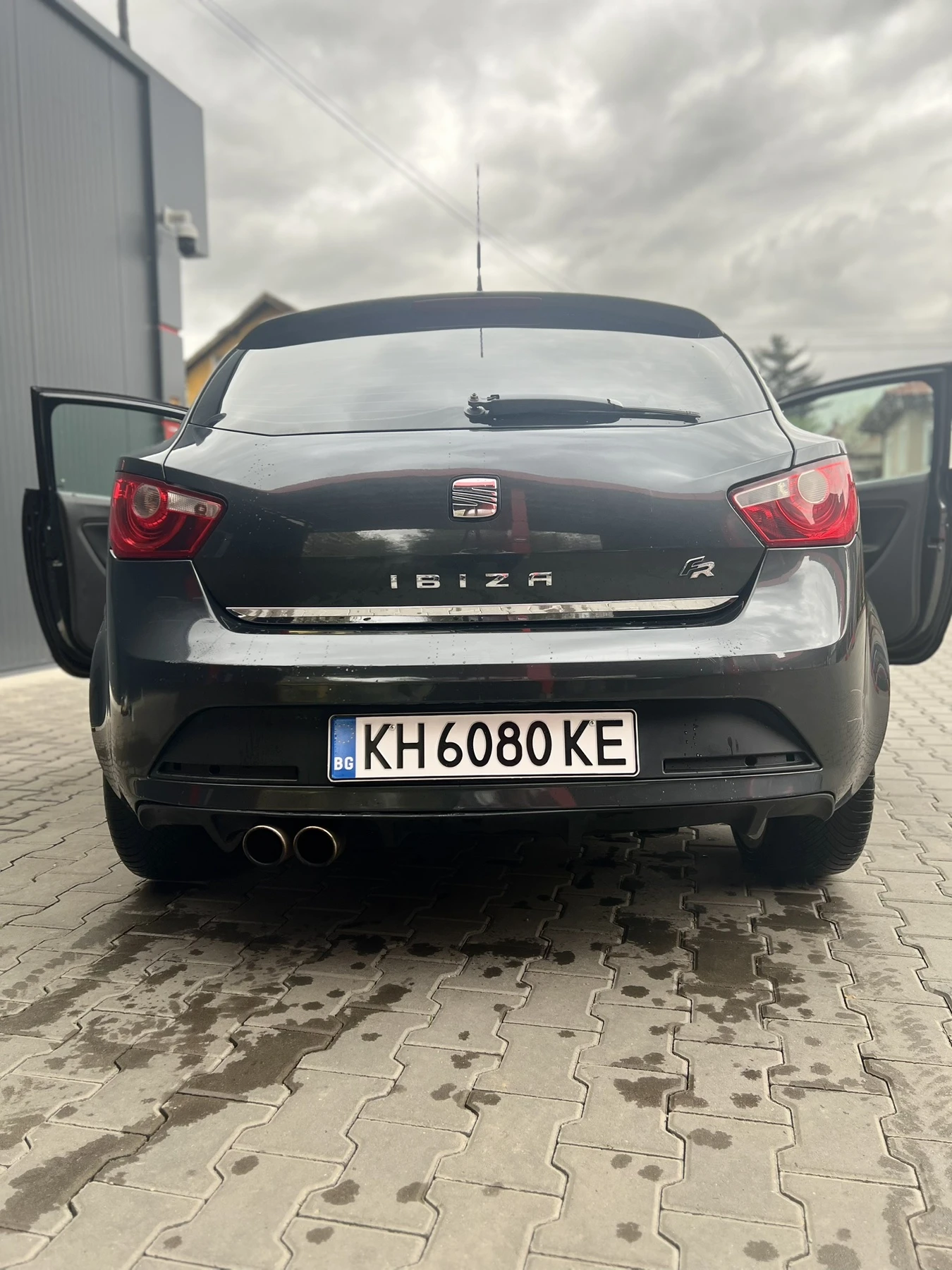 Seat Ibiza, снимка 6 - Автомобили и джипове - 54243475