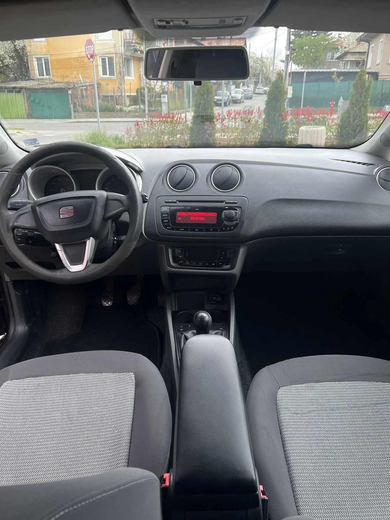 Seat Ibiza, снимка 9 - Автомобили и джипове - 54243475
