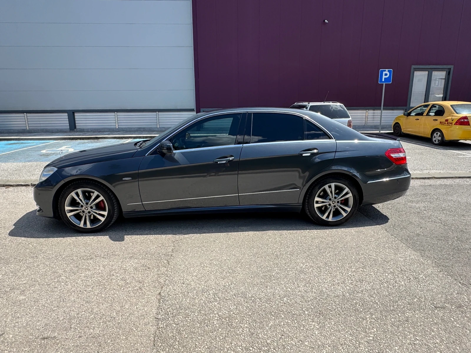 Mercedes-Benz E 350 3.5 CDI, снимка 3 - Автомобили и джипове - 55023215