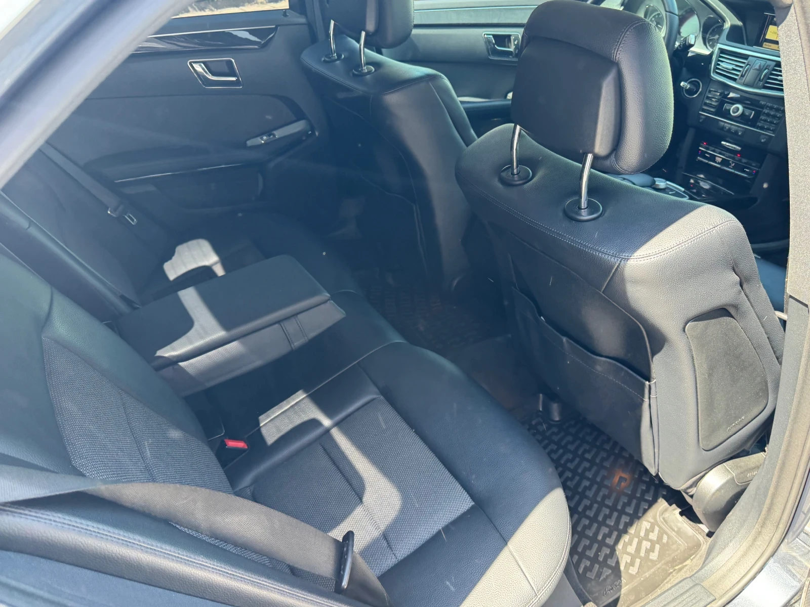Mercedes-Benz E 350 3.5 CDI, снимка 14 - Автомобили и джипове - 55023215