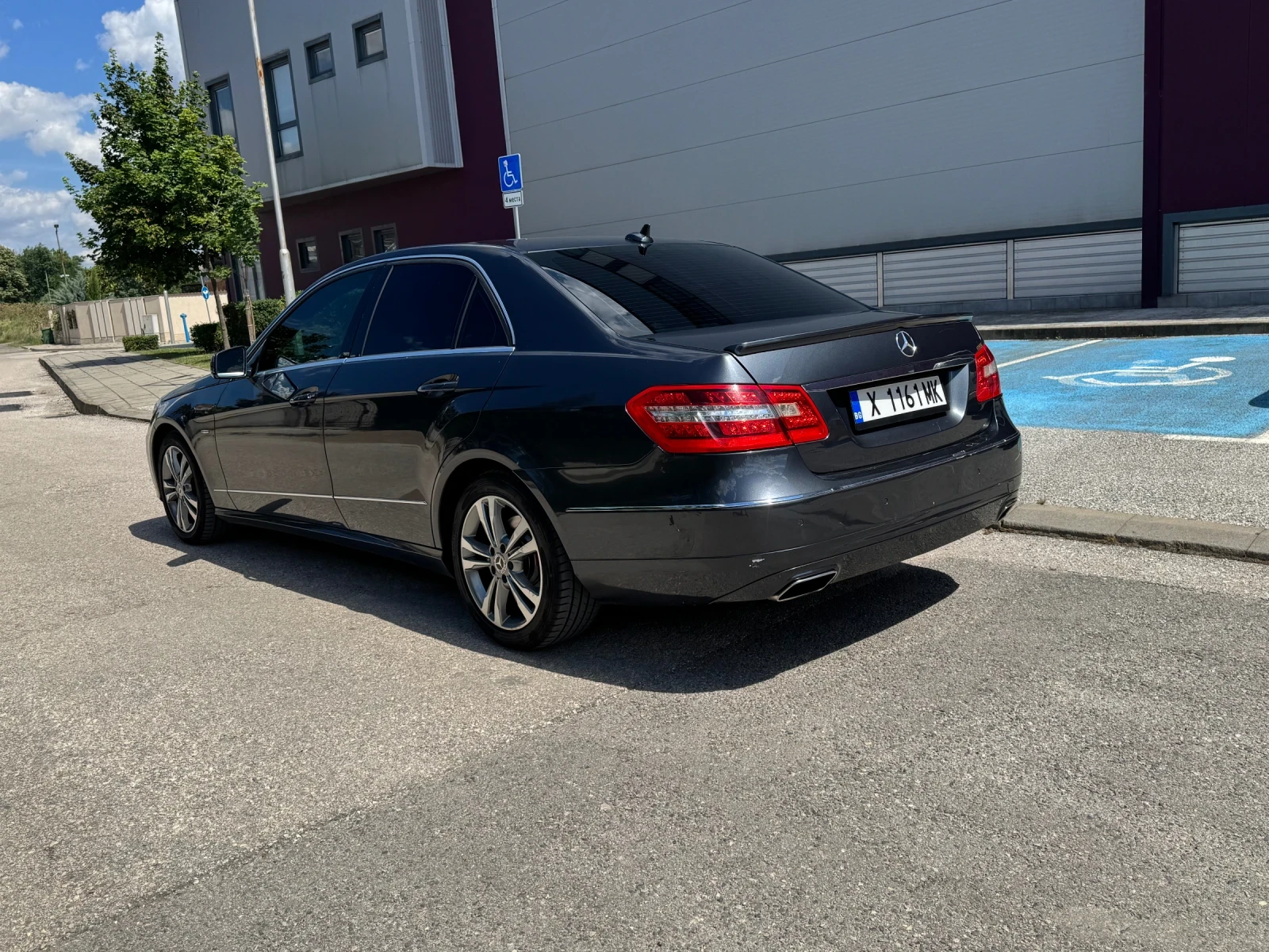 Mercedes-Benz E 350 3.5 CDI, снимка 5 - Автомобили и джипове - 55023215
