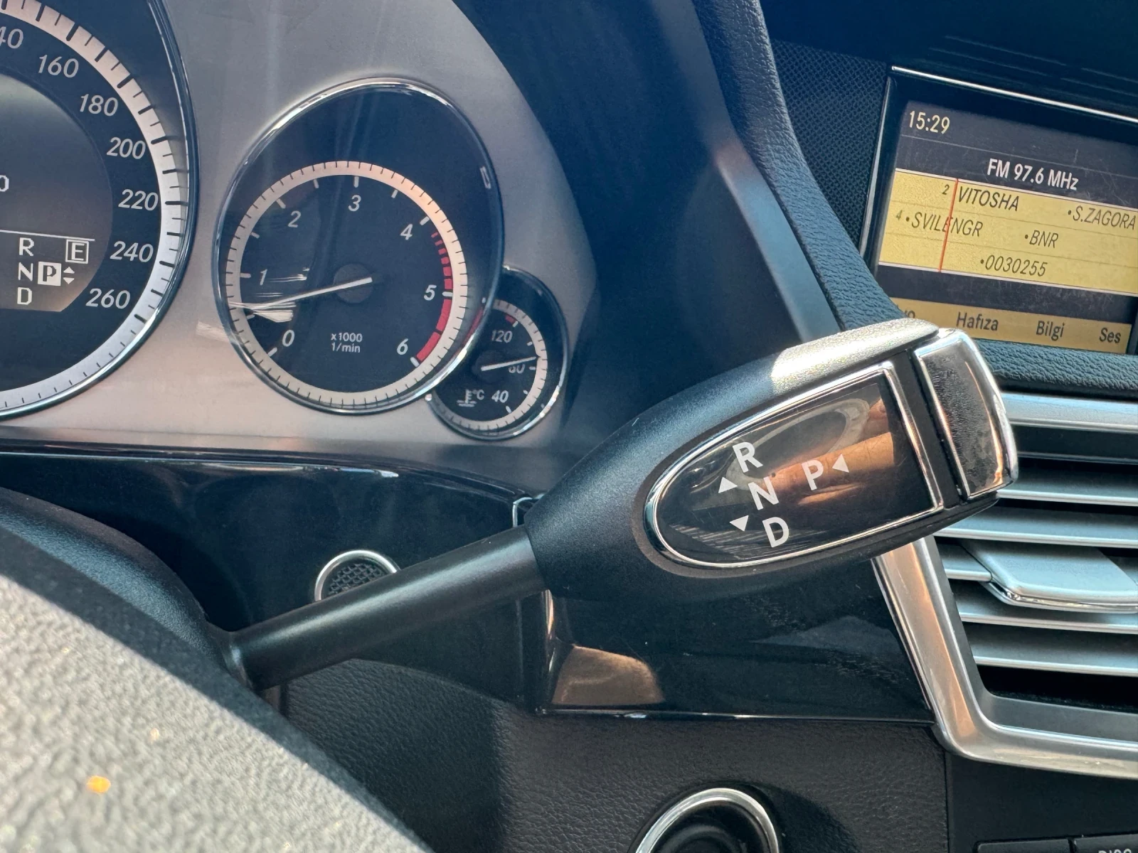 Mercedes-Benz E 350 3.5 CDI, снимка 17 - Автомобили и джипове - 55023215
