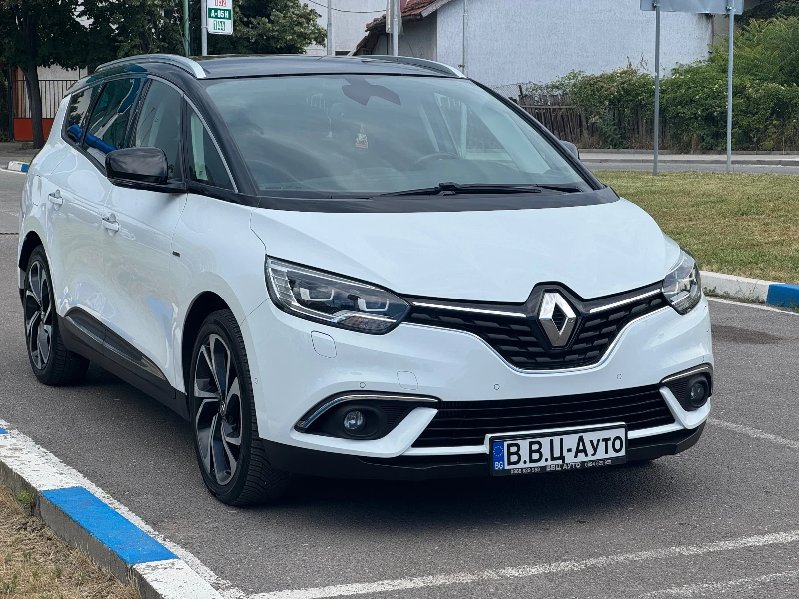 Renault Grand scenic 1.6DCi 130кс.Bose-Line, снимка 3 - Автомобили и джипове - 55128203