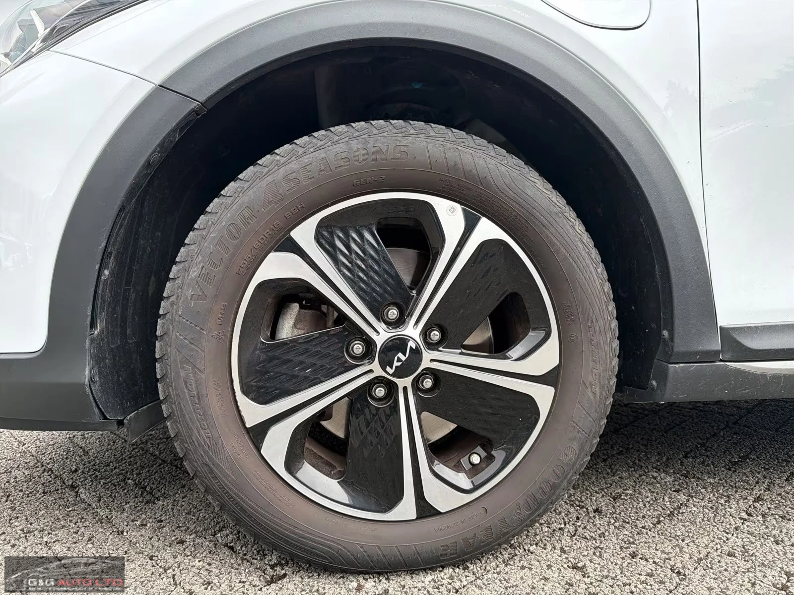 Kia XCeed PHEV/141HP/VISION/CAM/KLESS/CPLAY/NAVI/581q, снимка 14 - Автомобили и джипове - 55613725