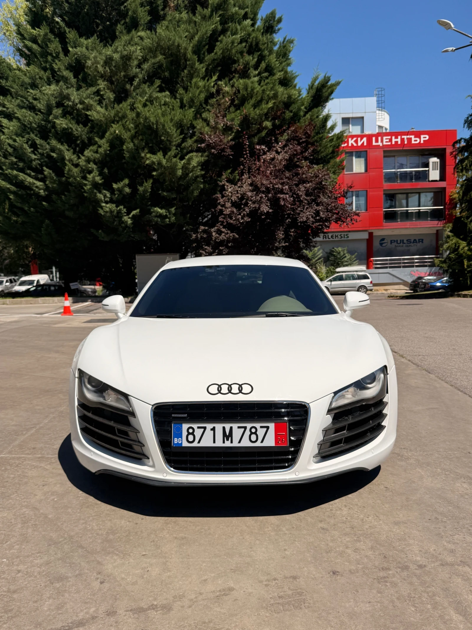 Audi R8, снимка 3 - Автомобили и джипове - 55725929
