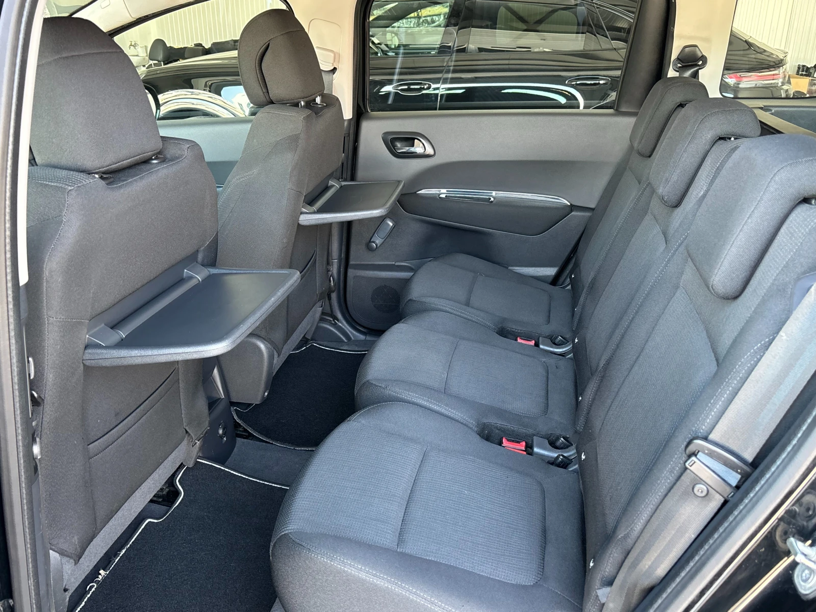 Peugeot 5008 1.6 HDI | Mobile.bg � ����������� 12