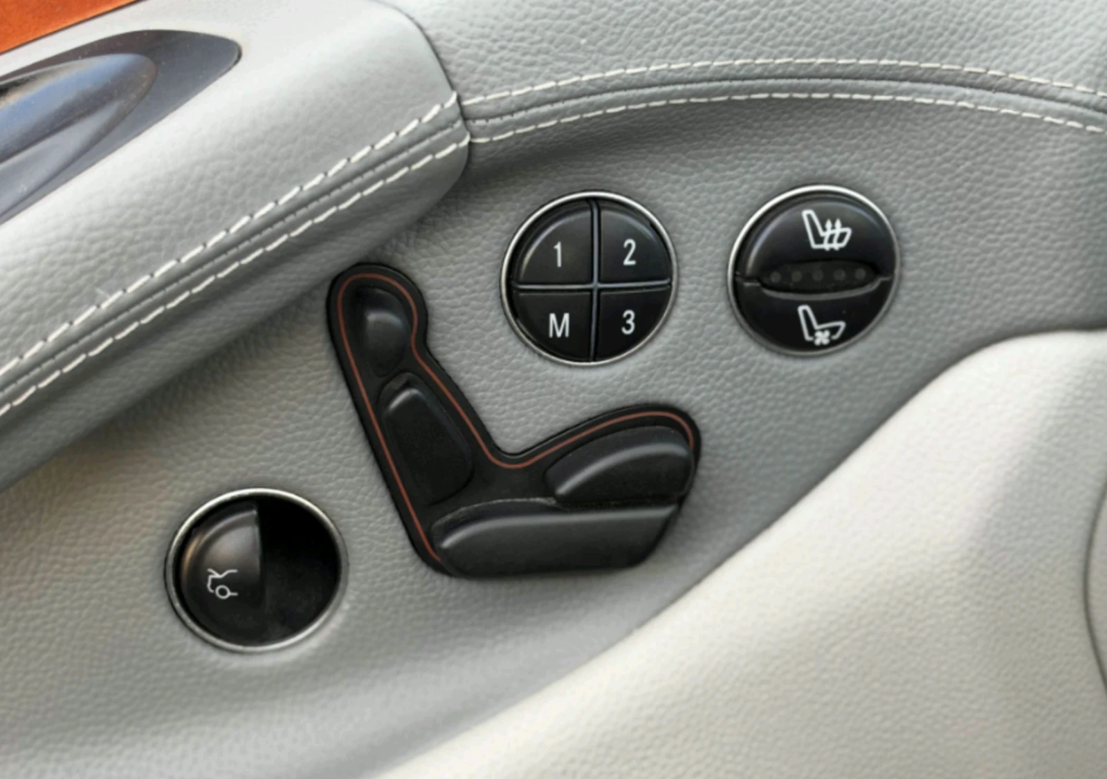 Mercedes-Benz SL 55 AMG топ състояние, снимка 10 - Автомобили и джипове - 56304597