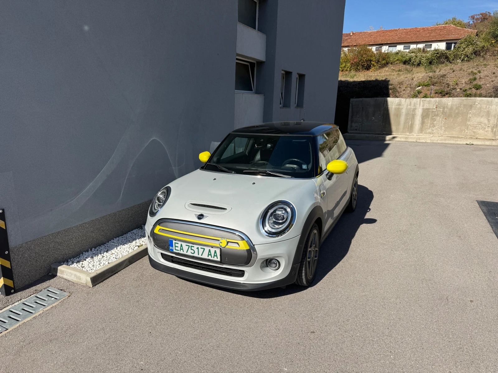 Mini Cooper SE, снимка 2 - Автомобили и джипове - 56579119