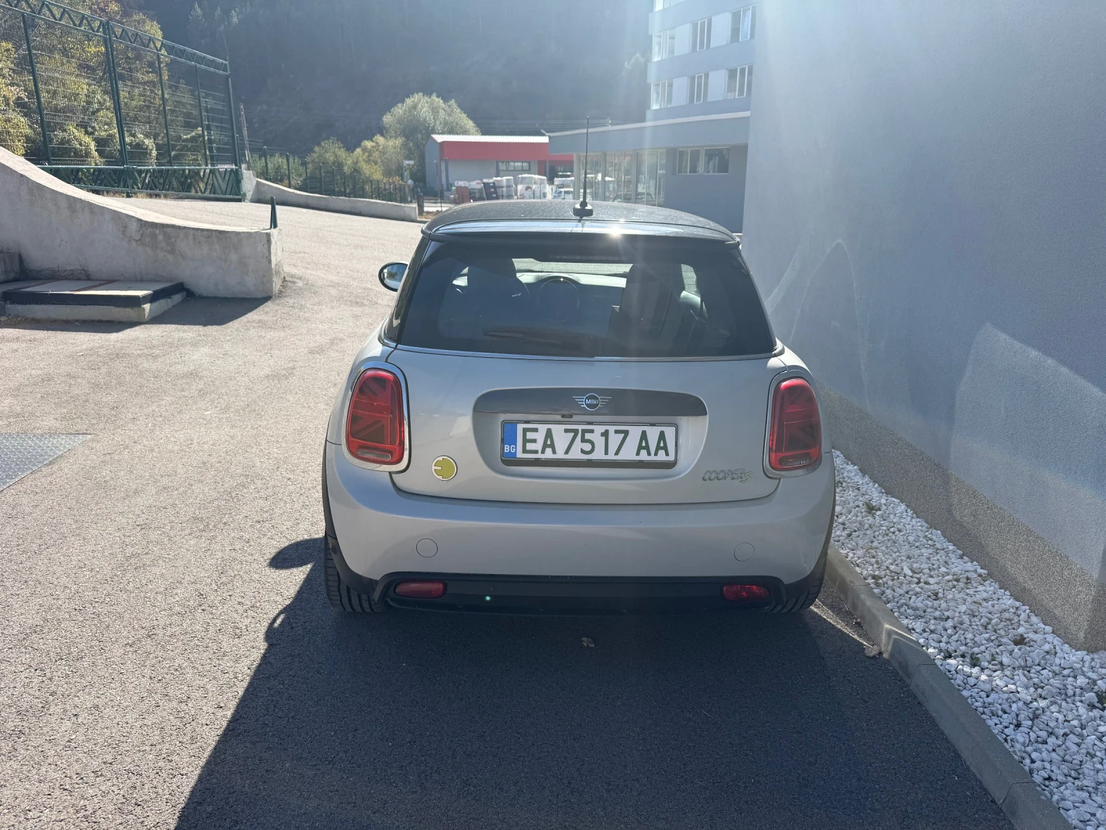 Mini Cooper SE, снимка 3 - Автомобили и джипове - 56579119
