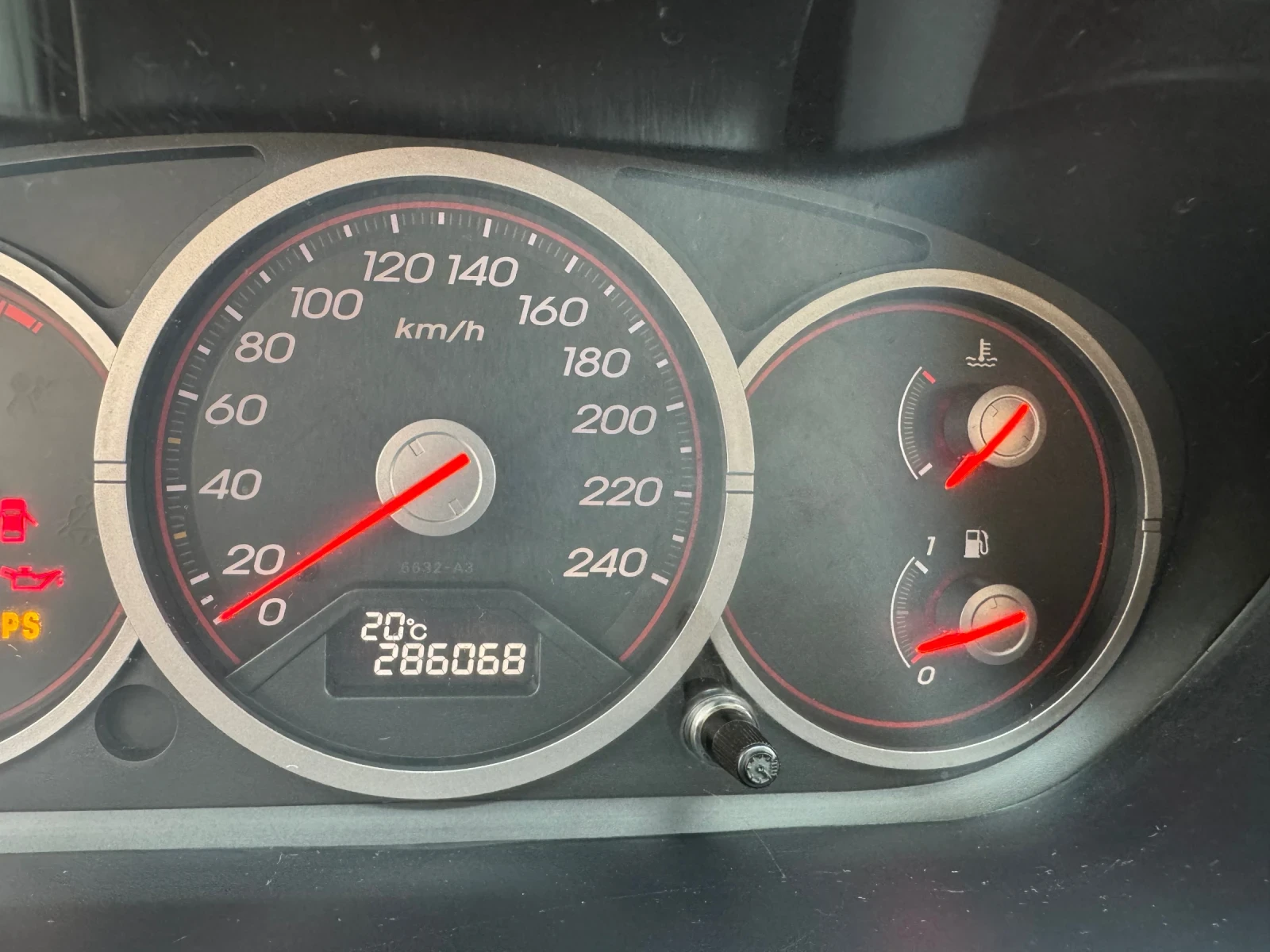 Honda Civic 1.4i, снимка 9 - Автомобили и джипове - 56724221
