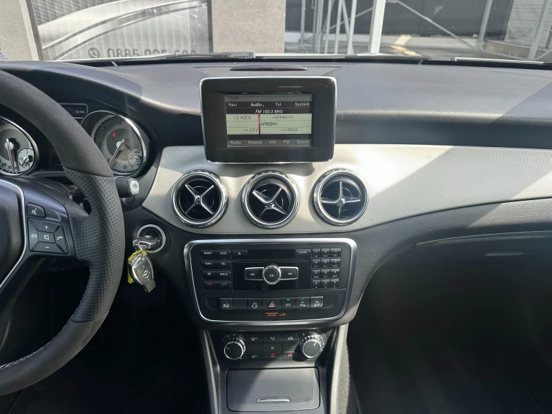 Mercedes-Benz GLA 220 4 MATIC* NAVI* NAPPA* LED, снимка 10 - Автомобили и джипове - 49633580