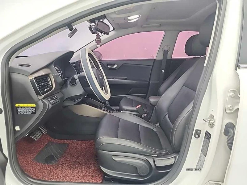 Kia Stonic Diesel 1.6 Prestige * НАЙ-ДОБРА ЦЕНА В БЪЛГАРИЯ* , снимка 11 - Автомобили и джипове - 52112631