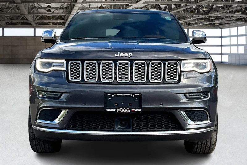 Jeep Grand cherokee SUMMIT V8 HEMI ДИСТРОНИК HARMAN KARDON ТЕЛЕВИЗОРИ