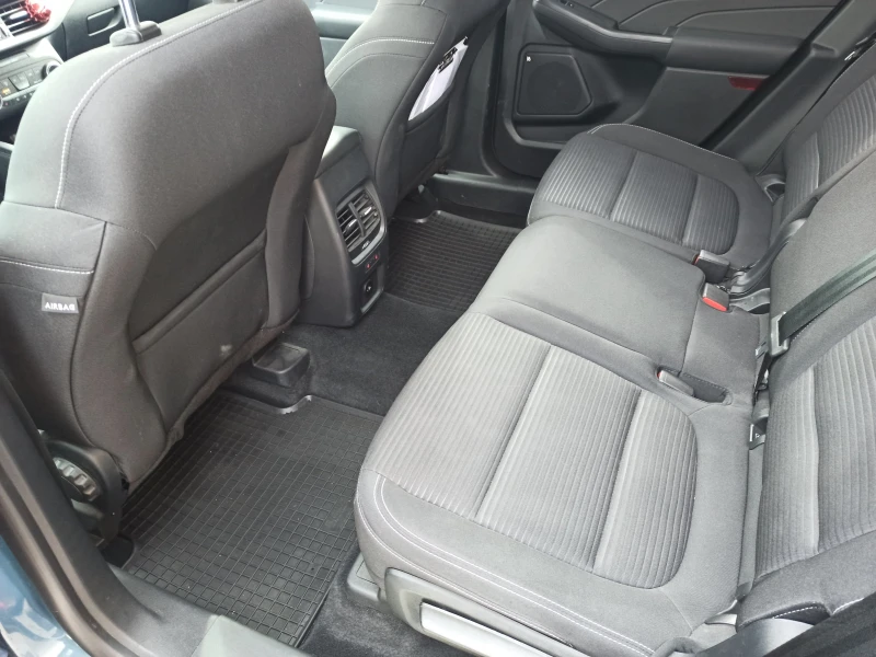 Ford Kuga 1.5 EcoBoost, снимка 8 - Автомобили и джипове - 53416463