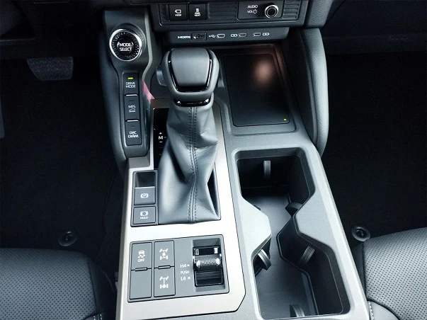 Toyota Land cruiser 2.8 D-4D = NEW = Executive Гаранция - изображение 8