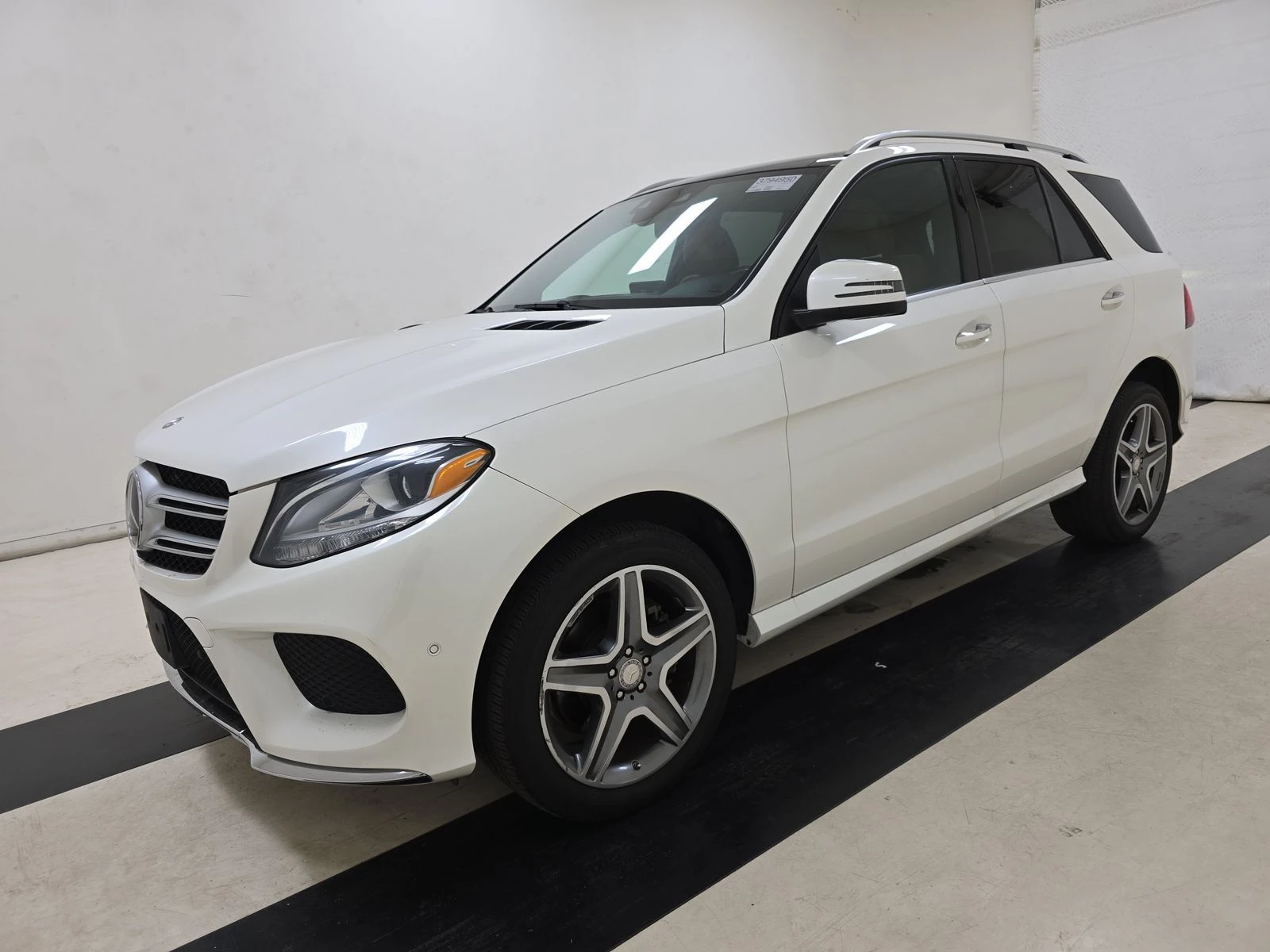 Mercedes-Benz GLE 400 4MATIC* AMG* LED* Harman* Distronic* М.точка* Подг - изображение 3